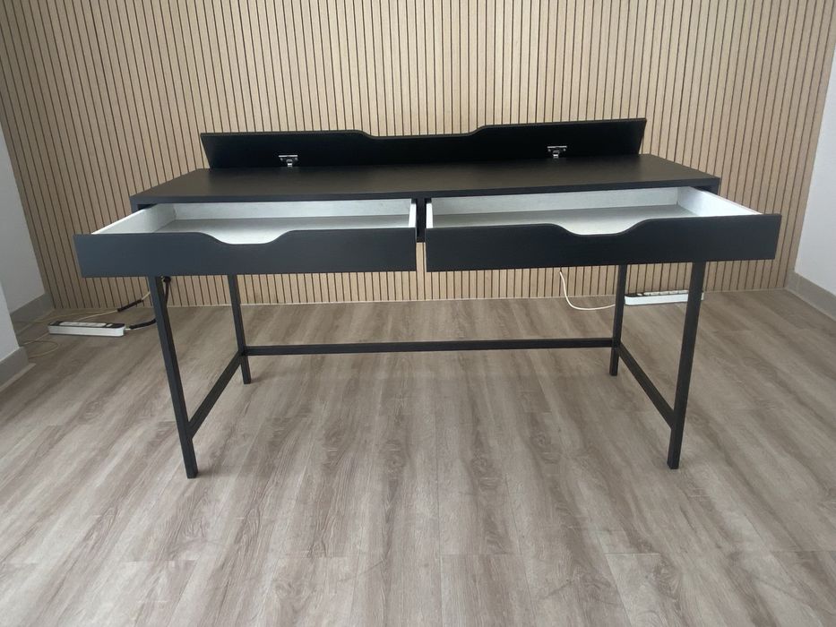 Secretaria com gavetas IKEA