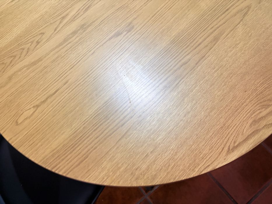 Mesa com 2 cadeiras