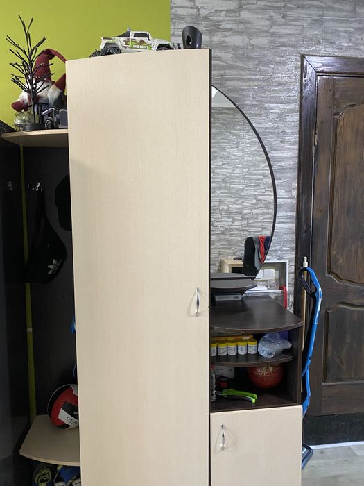 Продам шкаф в прихожую