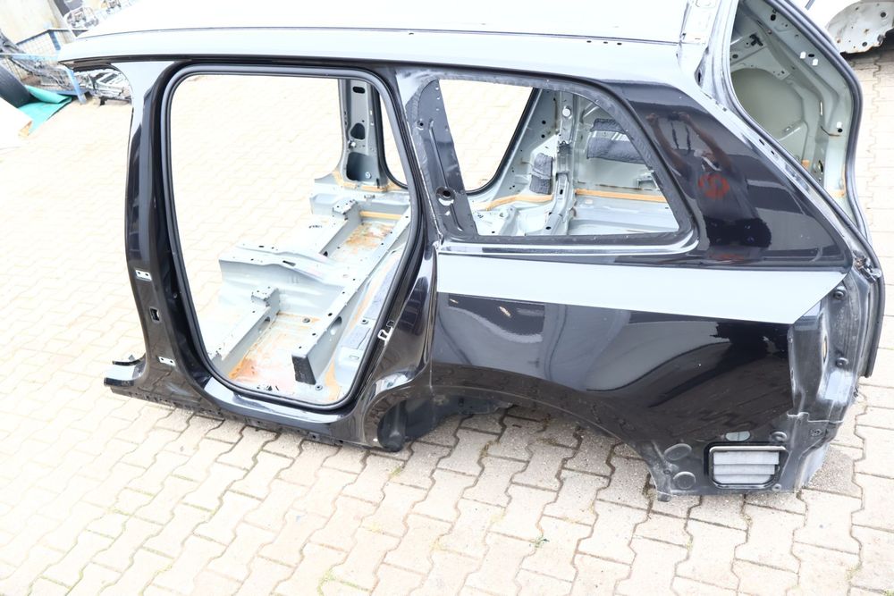 VOLVO XC90 II ĆWIARTKA BŁOTNIK LEWA TYŁ 717-46