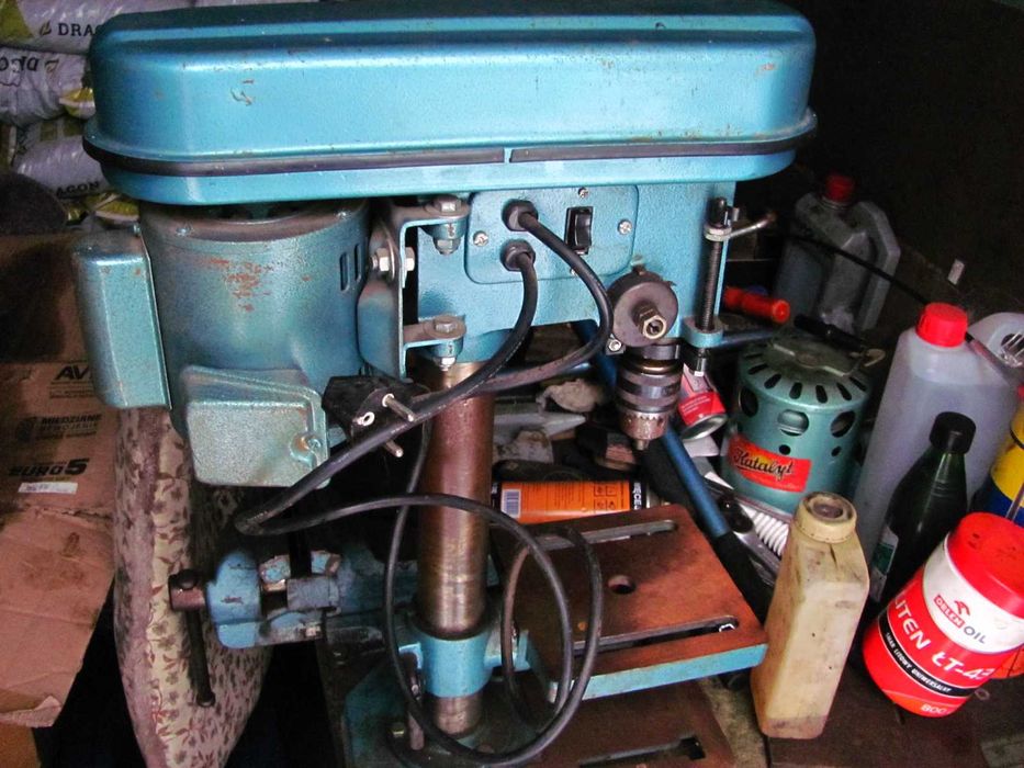 Sprzedam - Starodawna używana wiertarka stołowa zasilanie na 230V