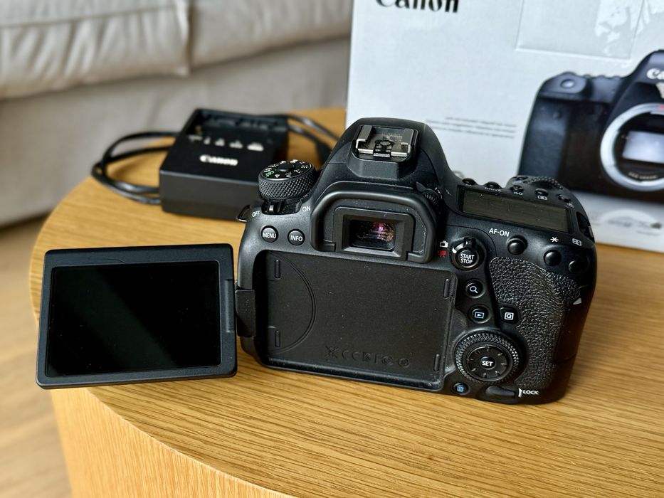 Canon Eos 6DMarkII plus dodatki !
