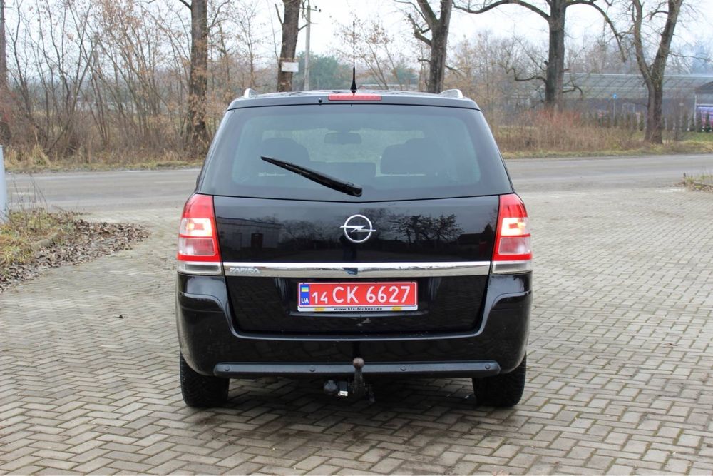 Продам Opel zafira b 1.8 2011