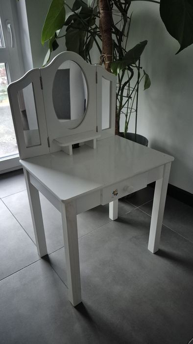 Toaletka dla dziewczynki