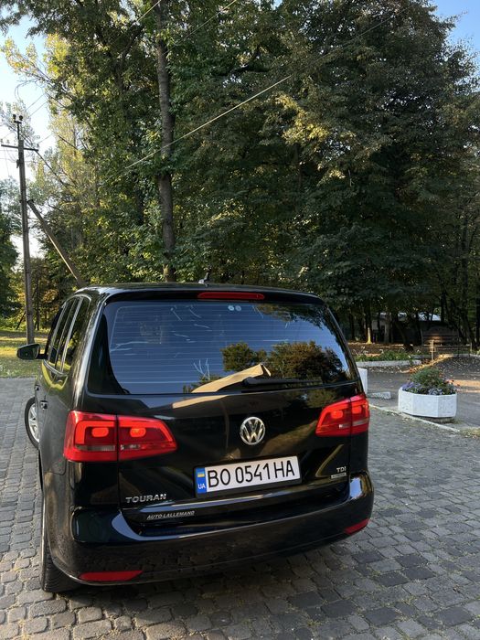 volkswagen touran 2011