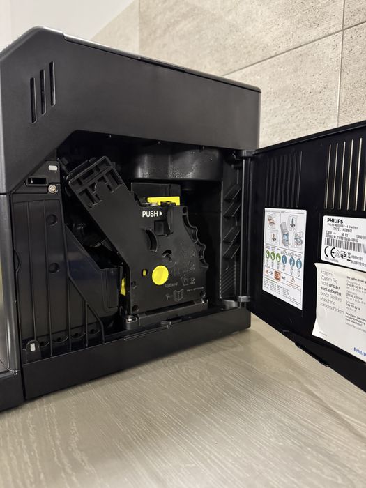 Кофемашина Saeco Philips HD8841