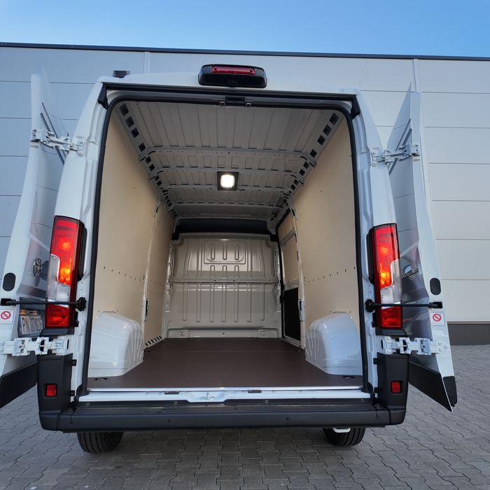 Wynajem busa Ducato Fiat  dostawczy nowy L3H2