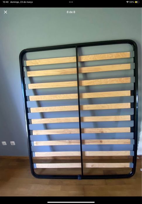 Cama de casal estofada com estrado largo