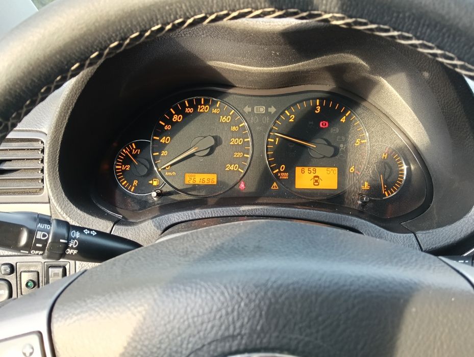 Продам  Тойоту Авенсіс в кузові універсал