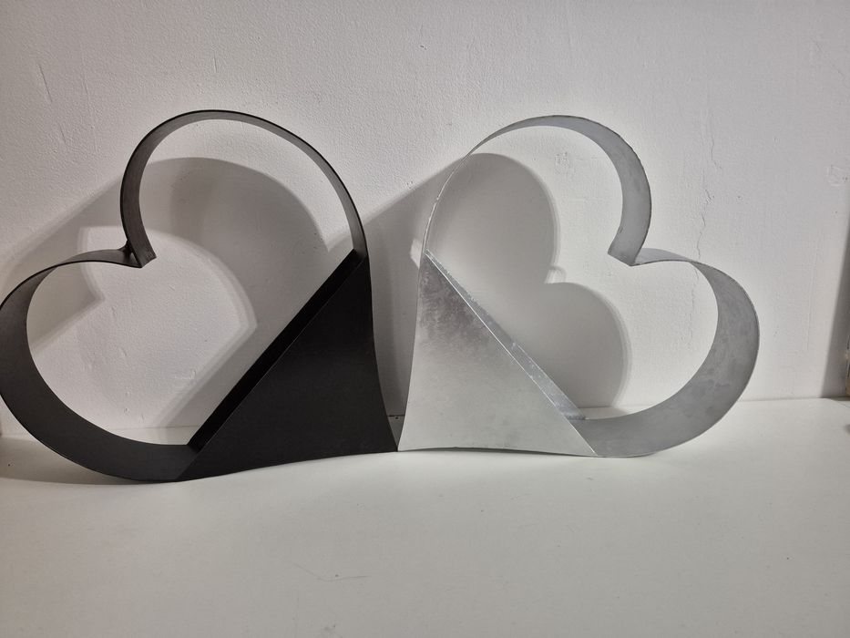 Doniczka na ścianę metalowa