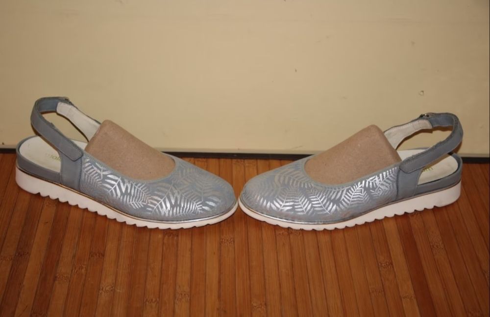 Шкіряні босоніжки на широку ніжку Waldläufer, розмір 42