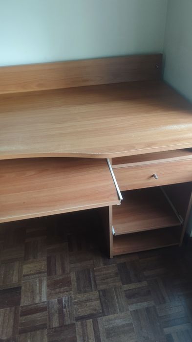 SAPATEIRA É OFERTA. Moveis de excelente qualidade. Para DESOCUPAR