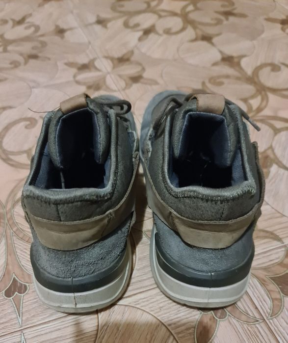 Женские кроссовки Ессо gore tex