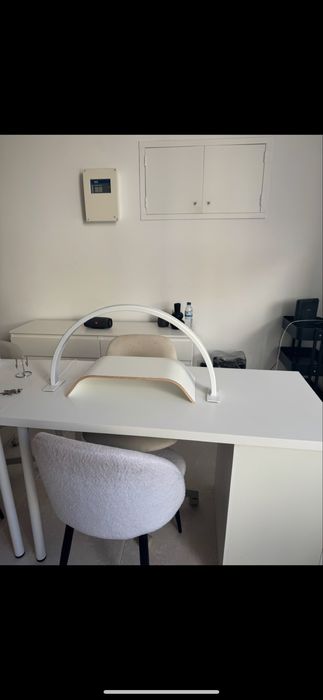 Mesa de manicure branca