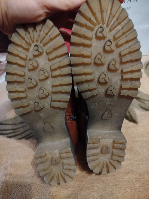 Шкіряні чоботи на хутрі р.40