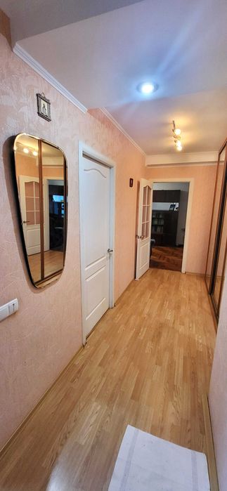 Продаж 3-х к.кв. вул. Новгородська, буд. 5, поруч 5-та дитяча лікарня.