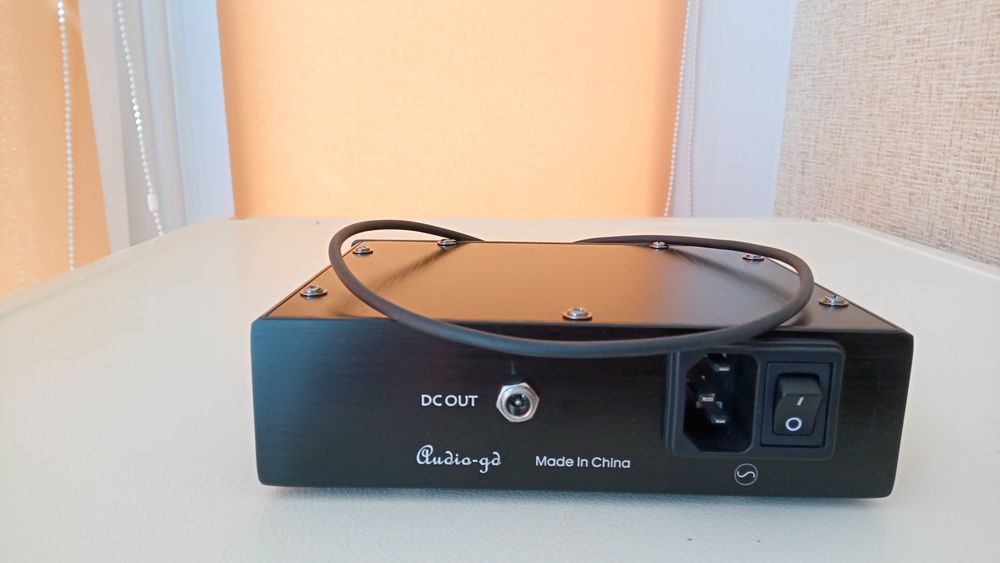 Продам линейый блок питания Audio-GD DI PSU 9 Вольт