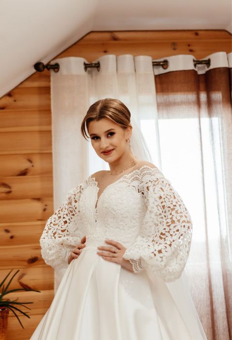 Продав весільну сукню