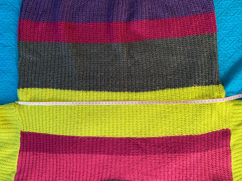 Sweter w paski kolorowe