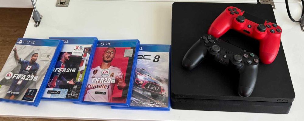 PS4 SLIM 500GB+ 2 comandos originais +jogos