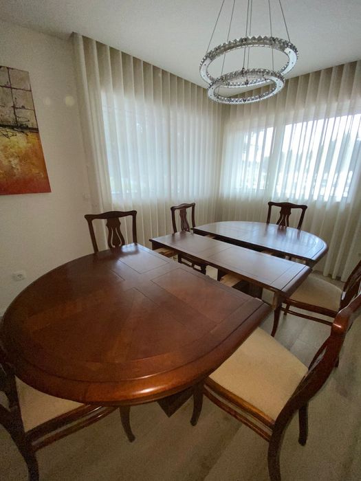 Mesa de sala extensível em Madeira Cerejeira + 6 cadeiras