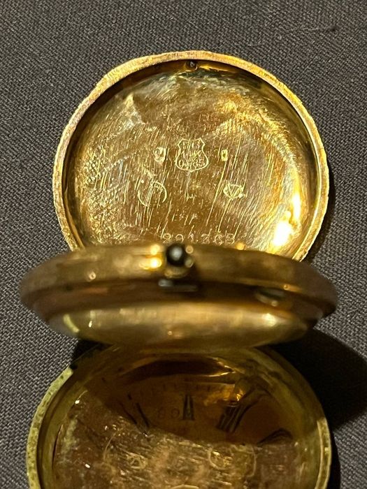 Продам годинник золотий кешеньковий