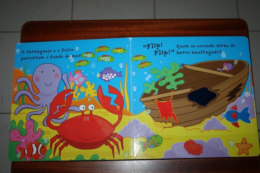 Livro de abas De quem é a Cauda? + Oferta de 2 livros