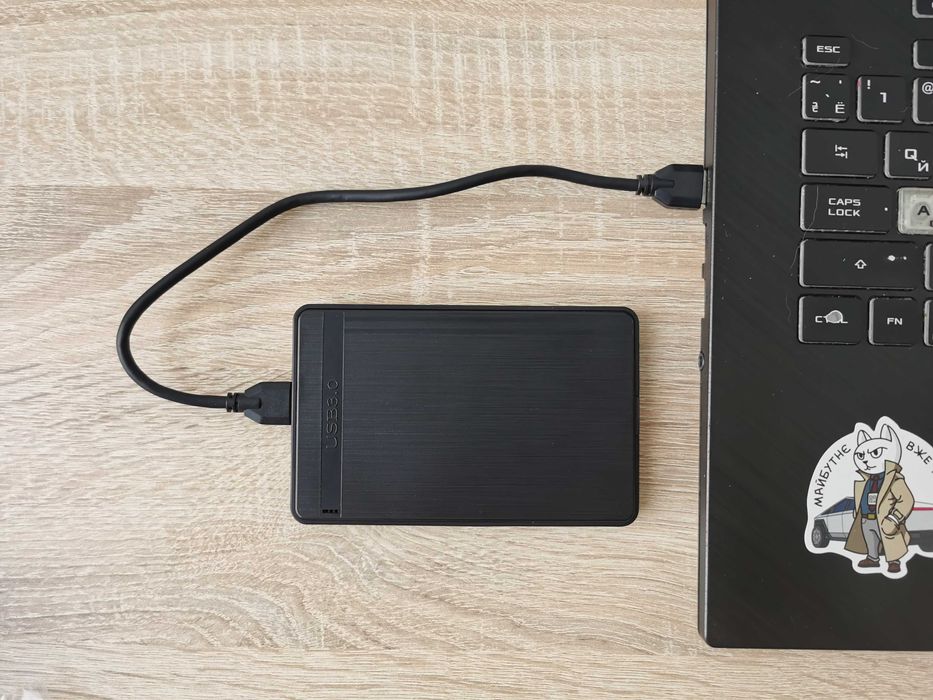 750Gb USB 3.0 HDD внешний жесткий диск Hitachi + чехол
