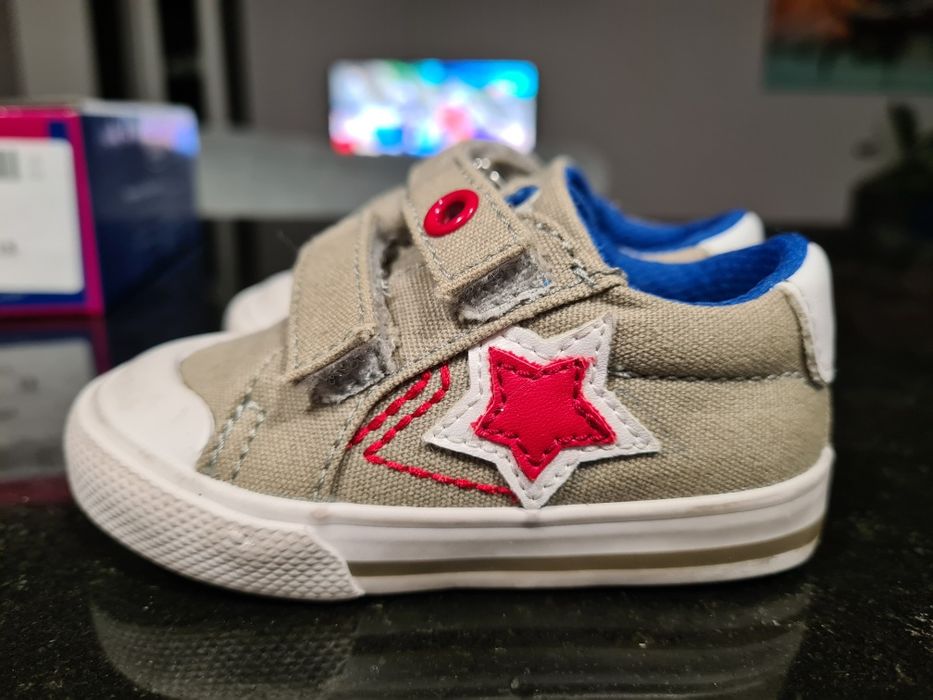 Chicco - sapatilhas T18