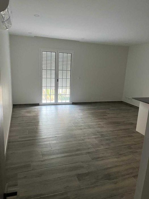 Arrendp apartamento T2 - Pombal (Bairro Agorreta)
