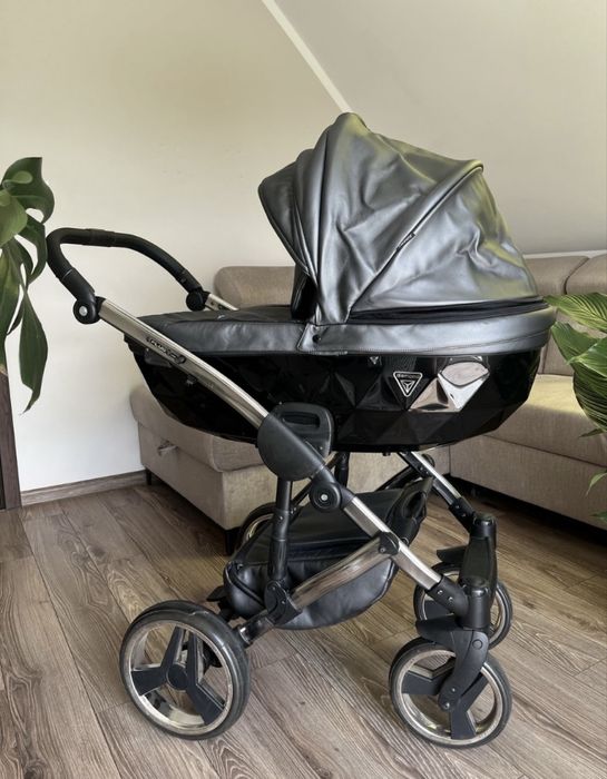 Wózek Diamond 4w1 – gondola, spacerówka, fotelik + baza ISOFIX