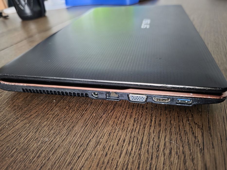 Portátil Asus i5 excelente estado estético