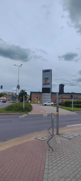działka o powierzchni 28 m² wraz z trwałą konstrukcją pylonu reklamowego