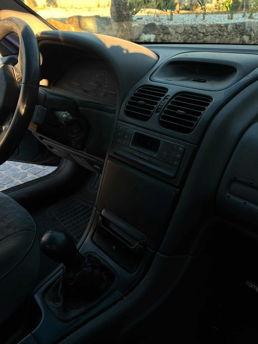 Renault Laguna ler descrição