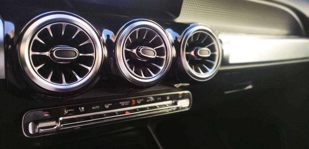 Mercedes-Benz EQB 250 – Electric Luxury SUV!