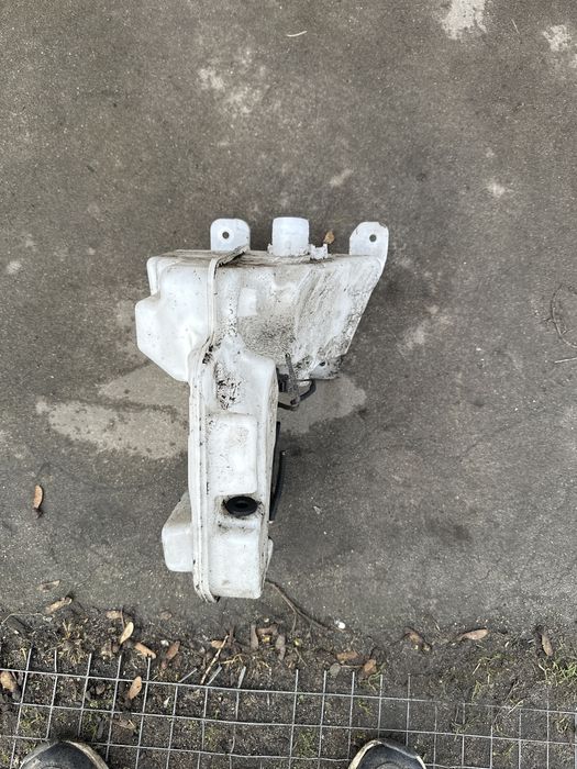 Zbiorniczek płyny spryskiwaczy seat leon 3