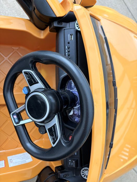 elektryczne autko dla dzieci Audi TT RS, model 370-079V70YL