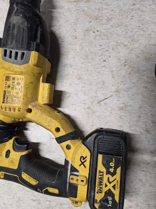 Dewalt DCH263 młotowiertarka z akumulatorem.