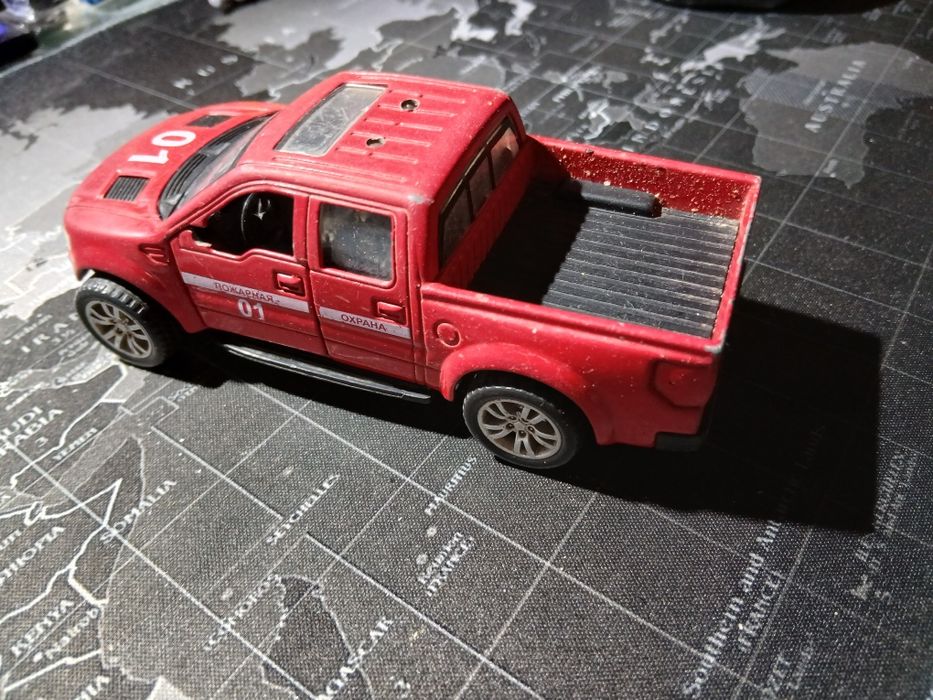 Продам машинки модельки металлические