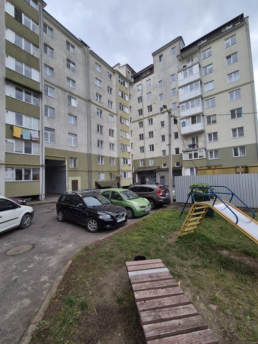 Двокімнатна квартира в зданому будинку!