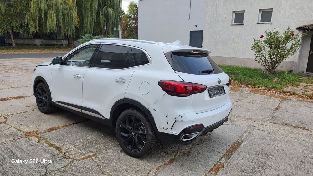 MG HS