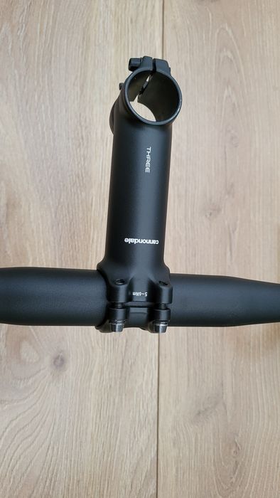 Kokpit szosowy (aluminiowy) Cannondale Three 440 mm
