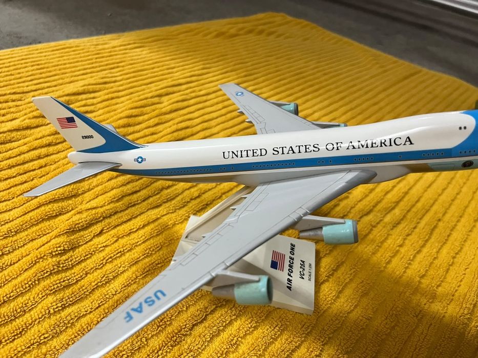 Maquete Avião Air Force One VC-25A (Boeing 747) – Escala 1:250