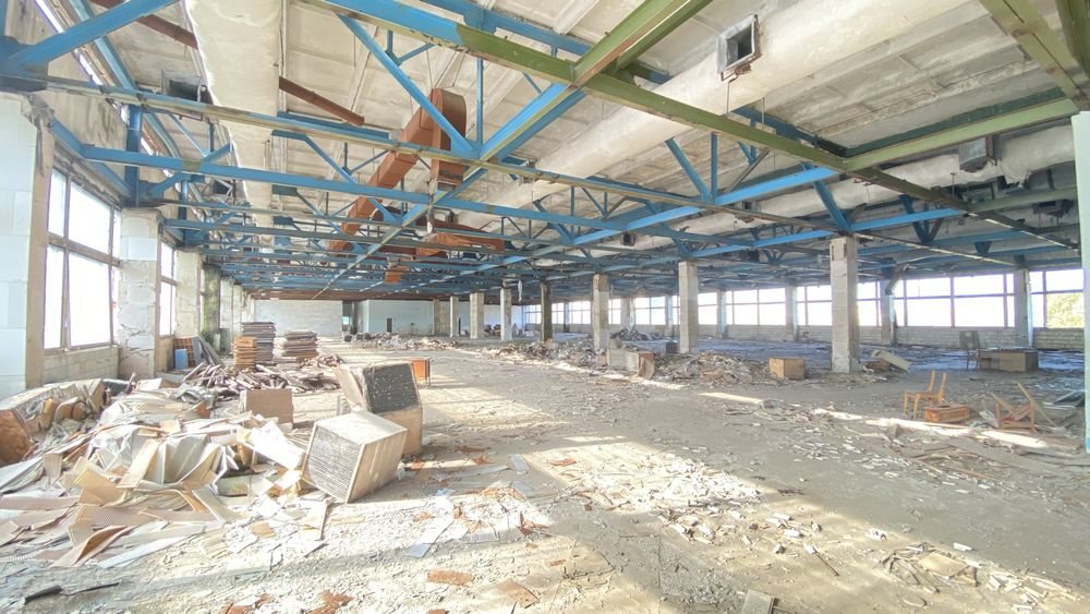 Продаж виробничого комплексу в Чернівцях площею 15000 м2 висотою 7 м