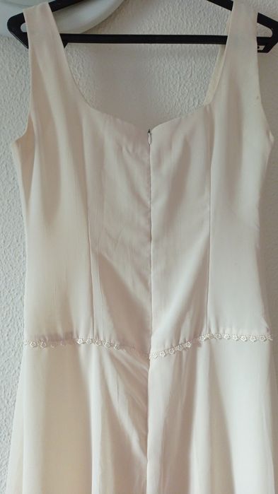 Vestido de gala. Vendo os dois por 75 euros . Não envio por correio.