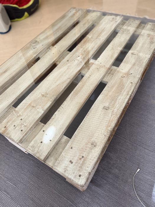 Mesa de Centro lacada em Paletes