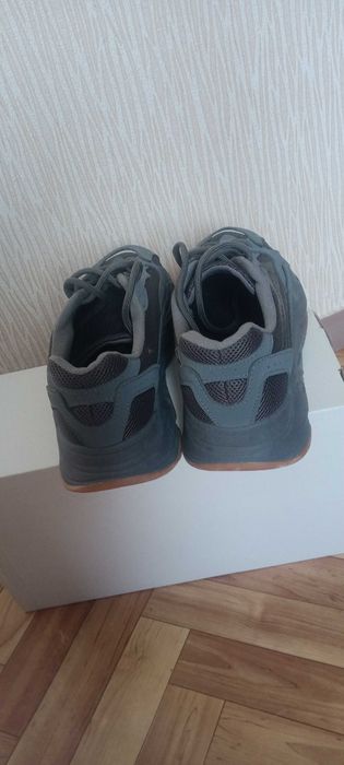 Кросівки жіночі, стан нових 38,5