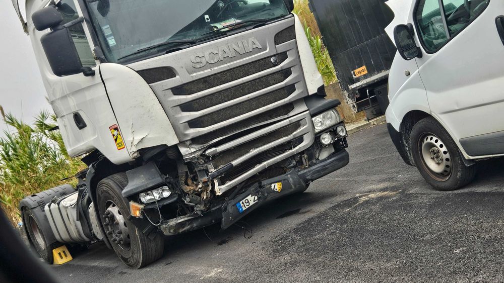 Scania acidentado