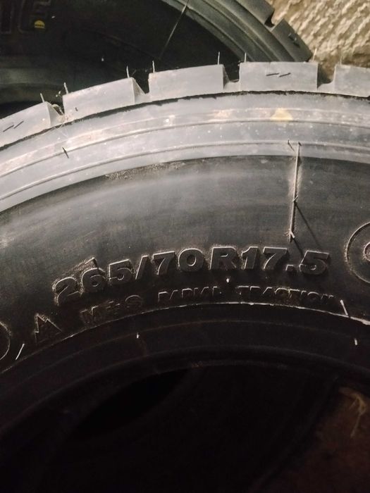 265 70 R17.5 Bridgestone