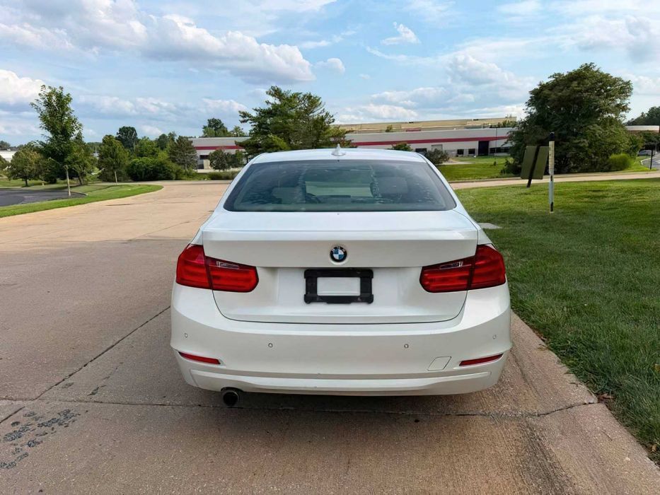BMW 3 Series 320i      2015